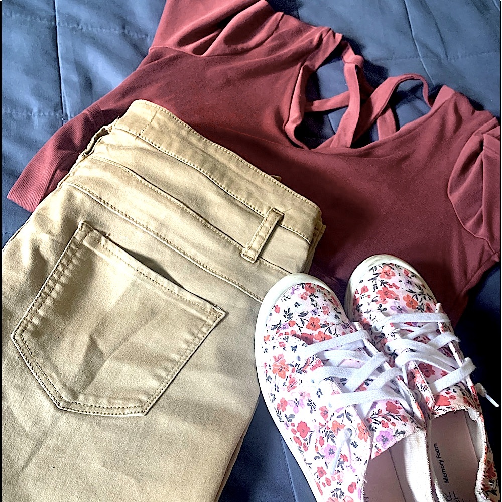 No Boundaries Khaki Pants